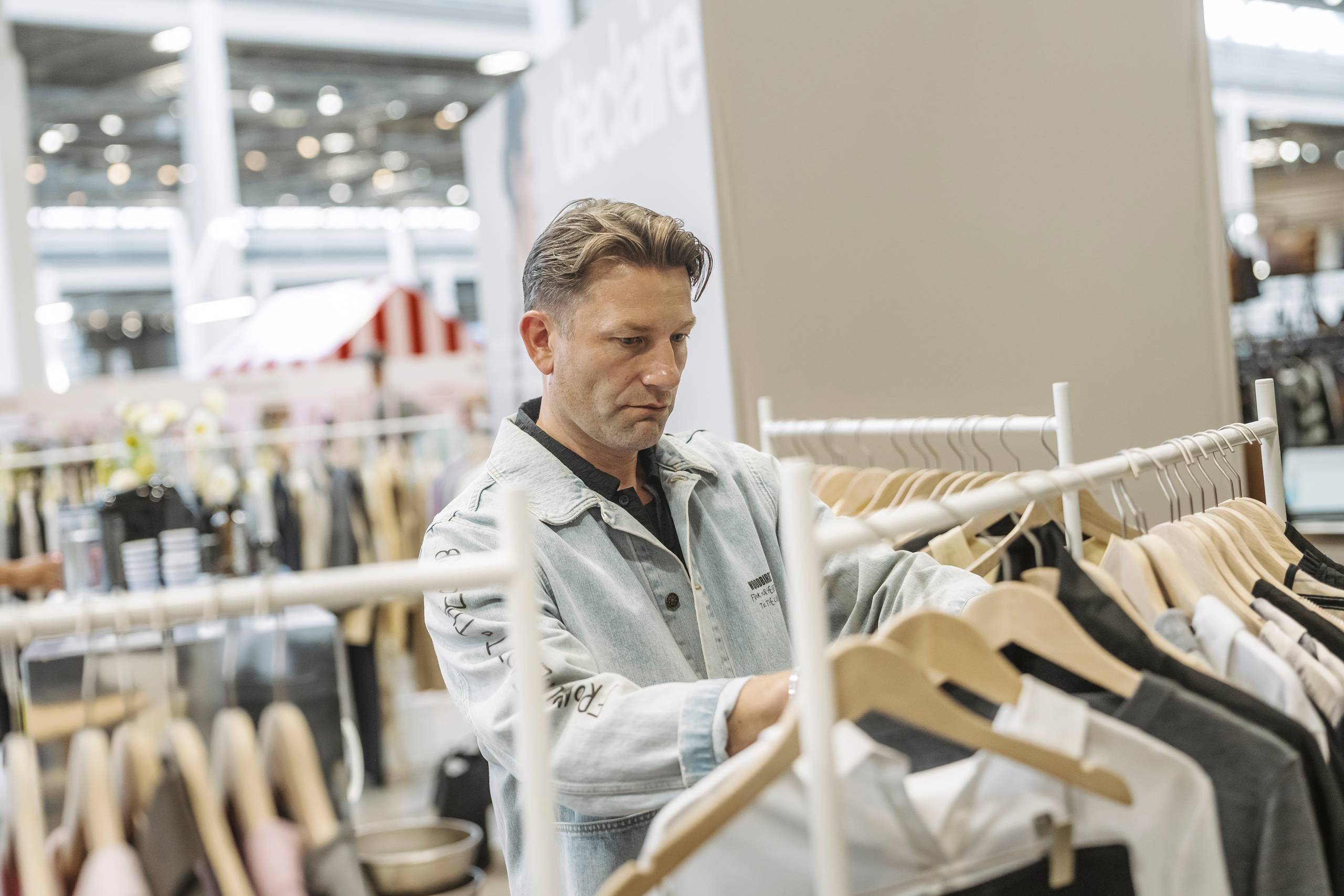 Nikolaj Hust er adm. direktør for familievirksomheden Claire Group med hovedsæde i Ikast og rummer en række tøjmærker. Foto: Thomas Lekfeldt.  