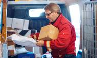 Bare i denne uge forventer Post Danmark at skulle levere en mio. pakker til posthuse og samarbejdspartnere. Derudover regner man med at postbudene leverer en mio. pakker hjem til kunderne.  Pr-foto: Post Danmark