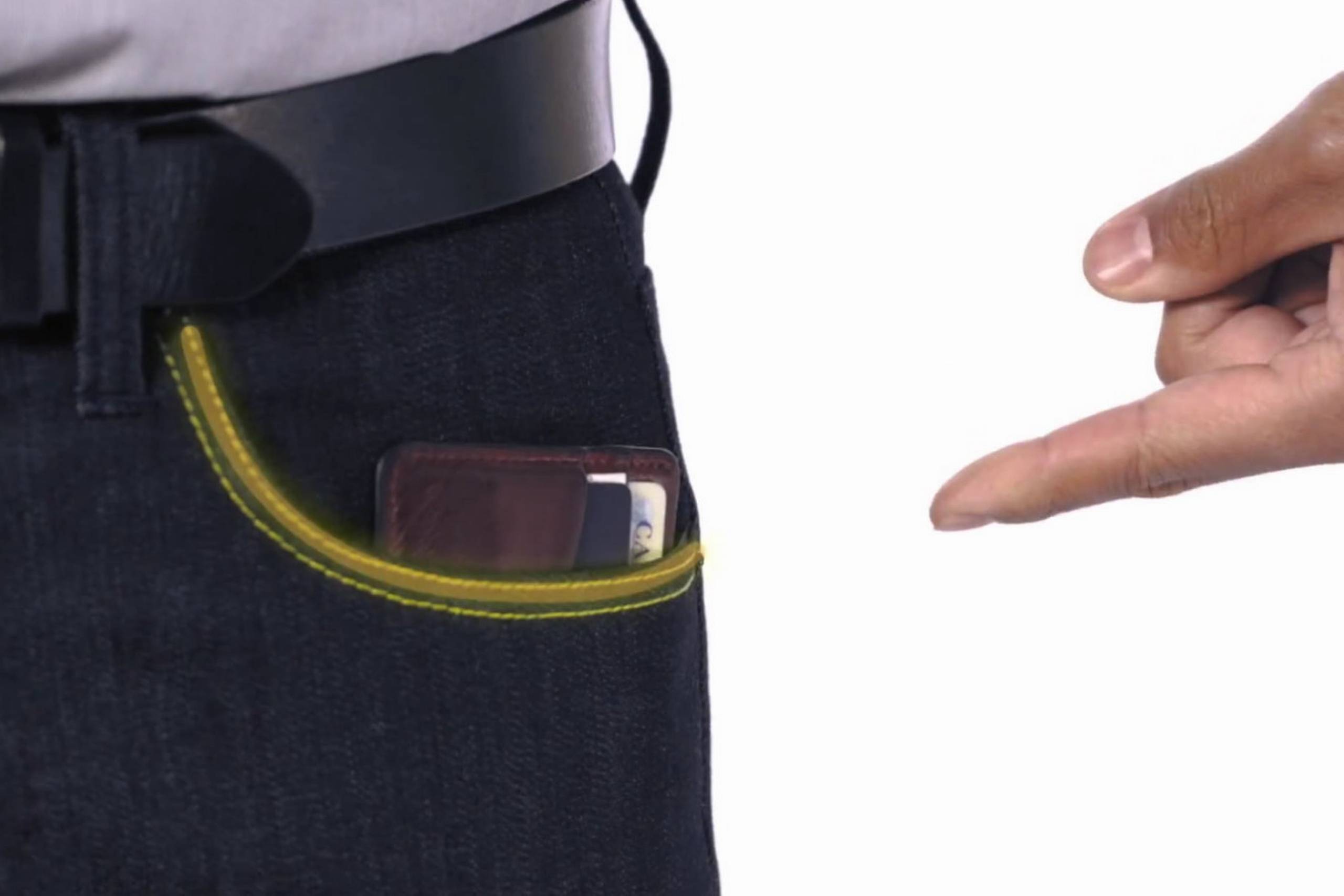 Nye jeans skal sikre mod hacking af mobiltelefoner og kreditkort.