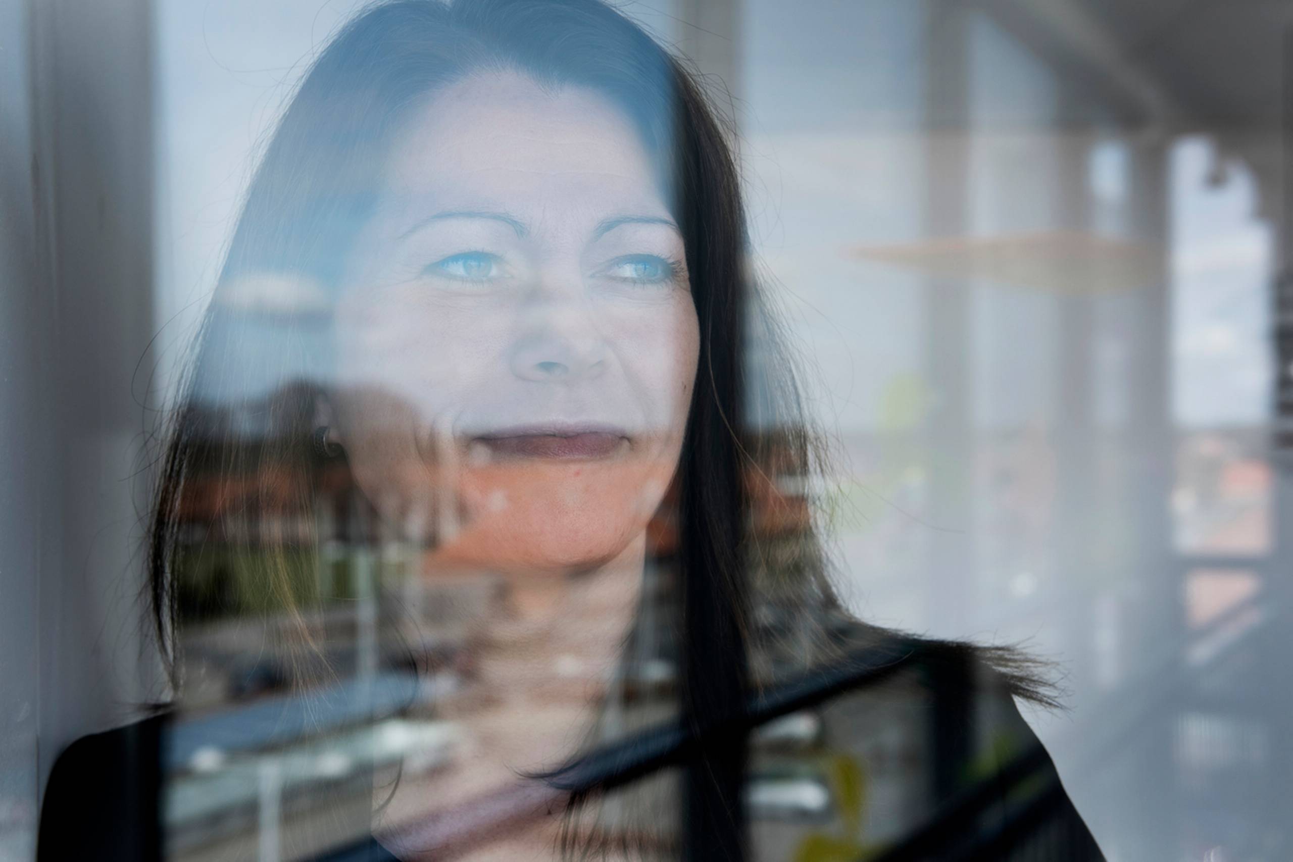 Advokat Karin Vestersager Hansen stod af det hårde karriereræs i advokatbranchen og forlod et af de store advokatfirmaer for at få job et sted, hvor det var muligt at have et nogenlunde normalt familieliv ved siden af. 