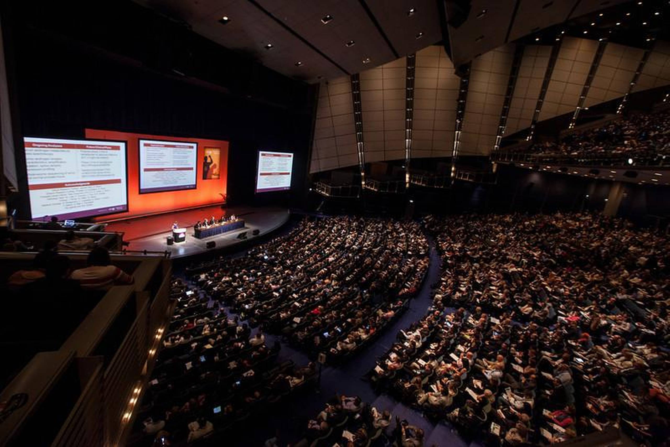 ASCO er cancerlægers og medicinalindustriens store, årlige konference i USA. Her gik en læge til angreb på priserne.