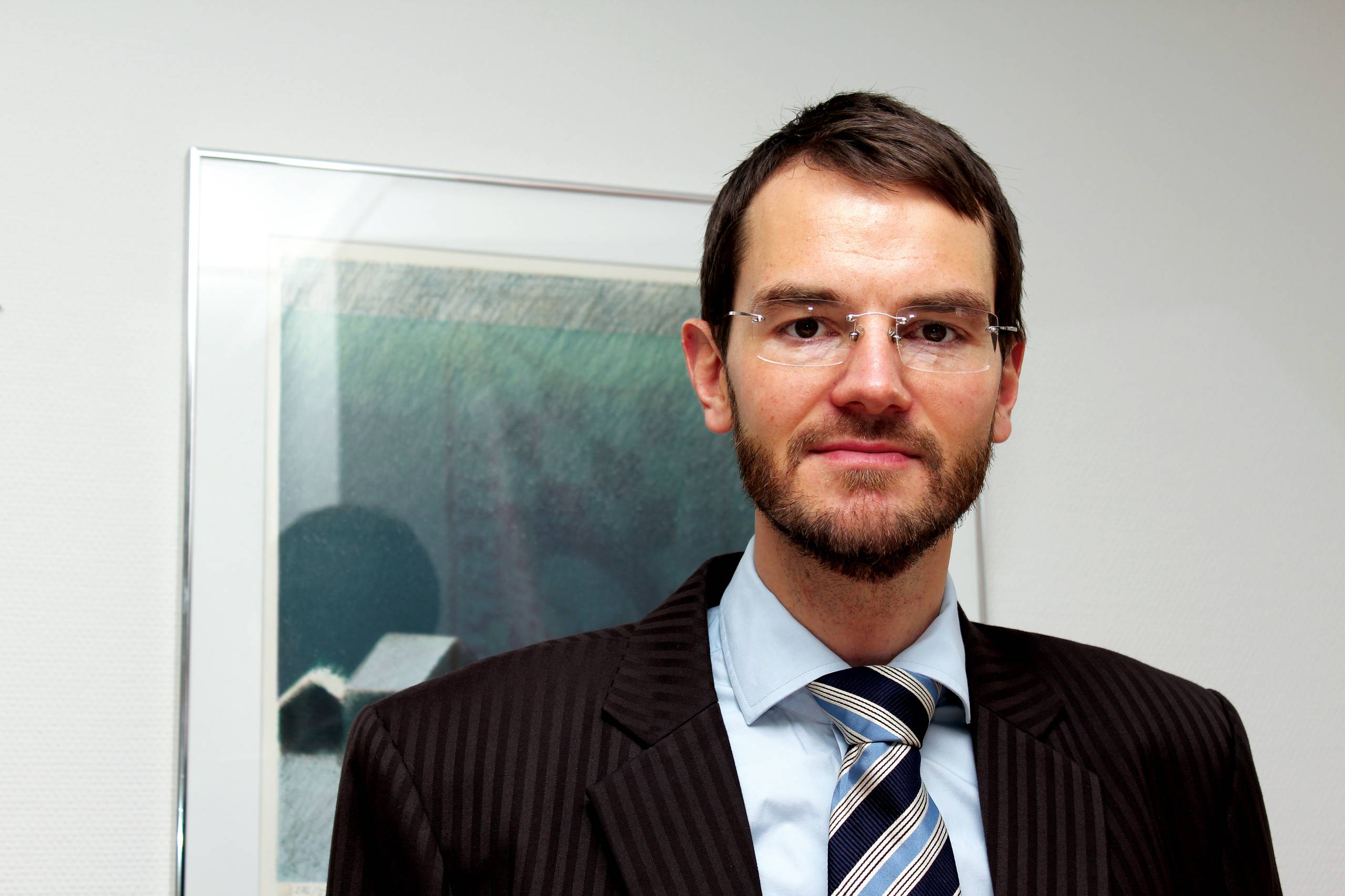 »Vi har mange årtiers erfaring i kreditvurdering, så det ville være mere logisk for pensionskasserne i stedet at samarbejde med os,« siger underdirektør og cheføkonom Niels Storm Stenbæk fra bankernes interesseorganisation Finansrådet.