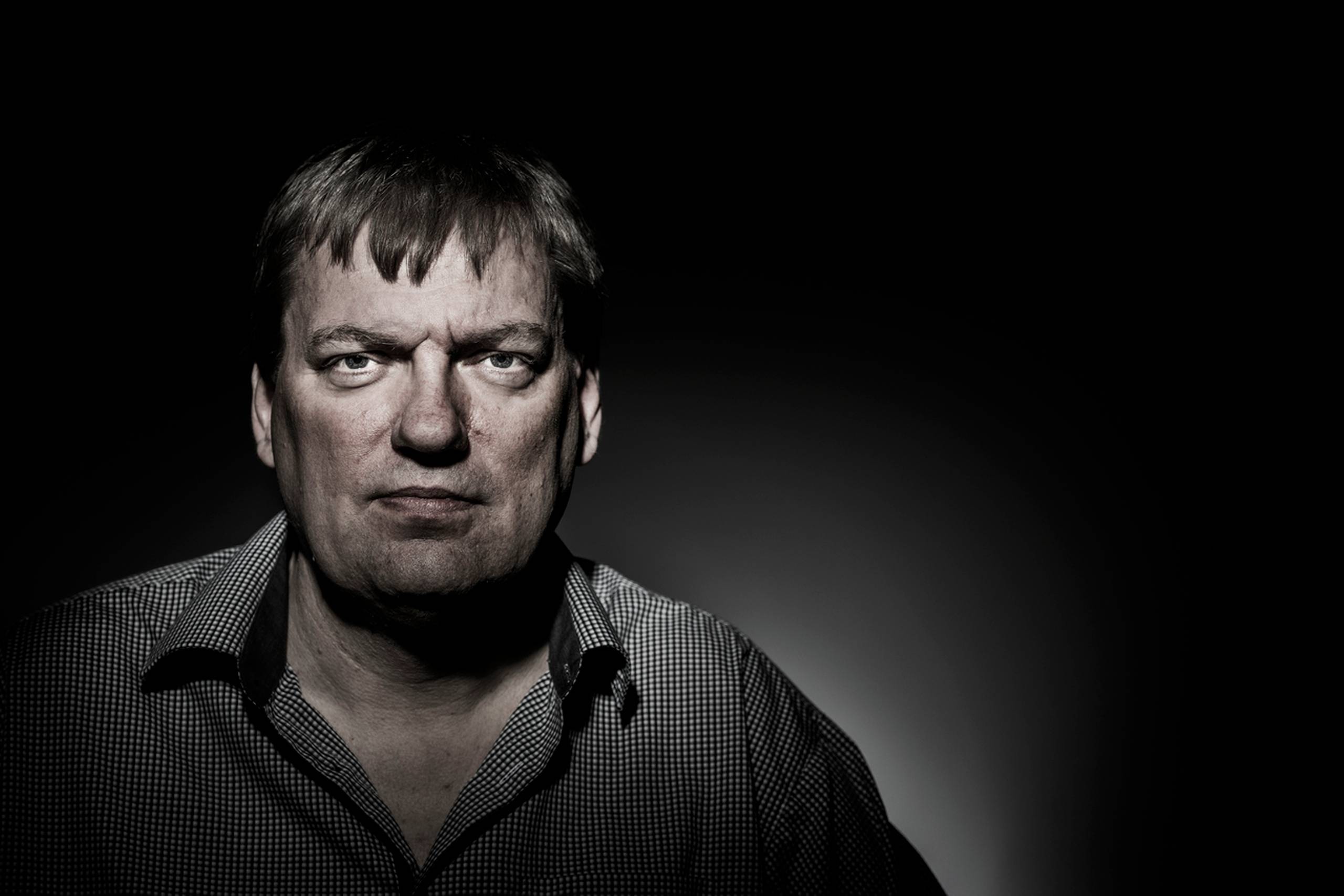 Klaus Garde Nielsen står bag flere hundrede konkurser. Det er umuligt at fastslå det præcise antal, fordi han i vidt omfang benytter sig af stråmænd. 
