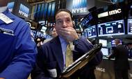 Aktienedturen i Kina smitter af på Wall Street og skaber frygt for en længere nedtur. Foto: AP Photo/Richard Drew