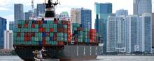 Krisen i shipping er global og gælder ikke kun danske rederier: Containerfarten taber penge i stor stil og må se rederier gå konkurs eller fusionere. I tørlast taber samtlige rederier penge, og i tank går det nu også ned ad bakke efter et par gode år. Foto: Jürgen Effner/AP