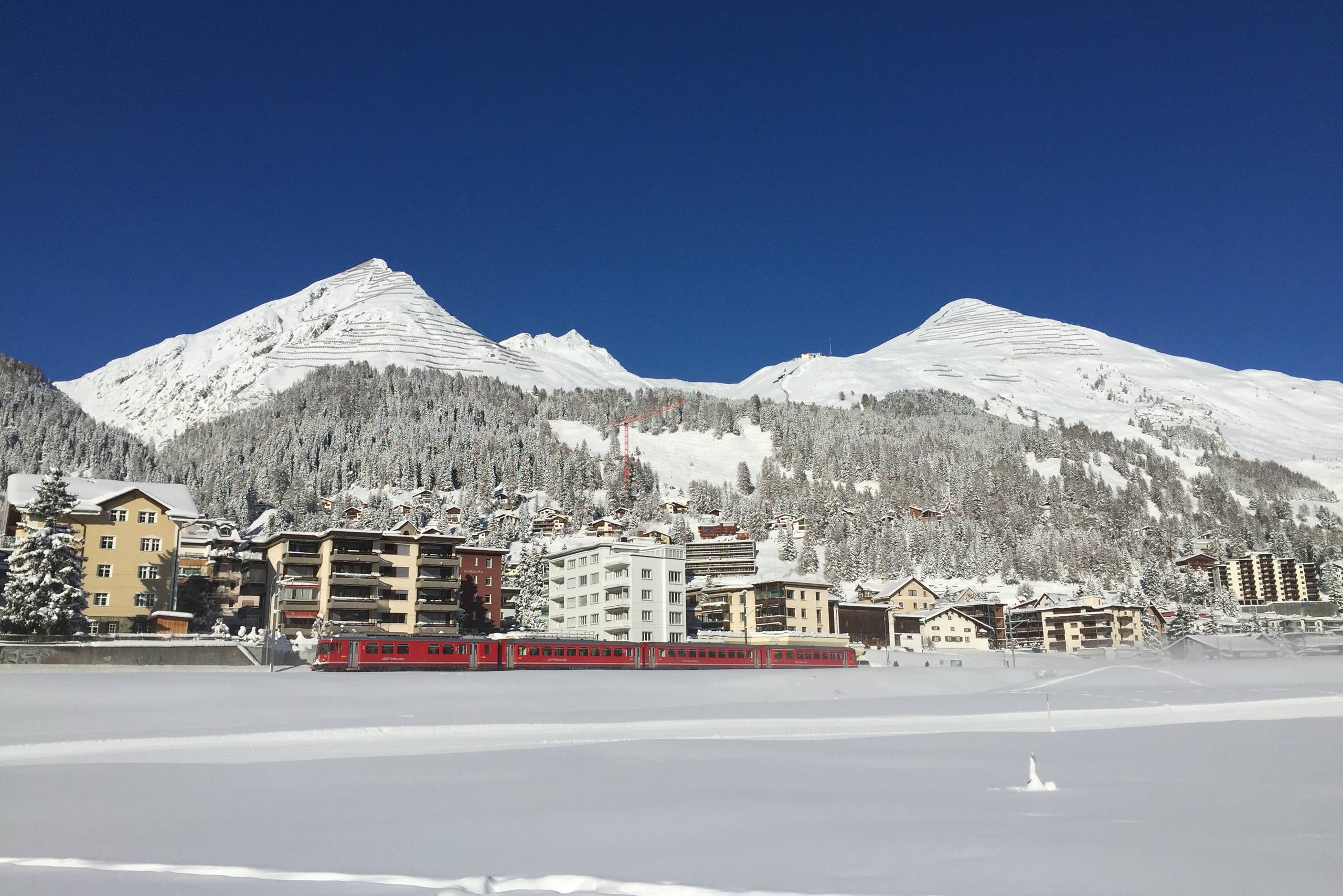 Den tredje uge af januar bliver Davos atter verdens centrum, når World Economic Forum afholder sit årsmøde i den højalpine købstad. Foto: Keld Louie Pedersen