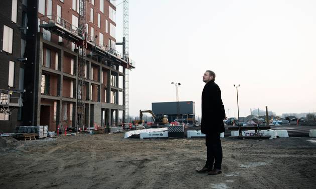 Enghave Brygge er det første byggeprojekt, som AP Pension låner penge ud til. Ejendomsdirektør Peter Olsson (billedet) ser ingen problemer i at låne ud til byggematadoren Jens Schaumann. Foto: Kenneth Koustrup Lysbjerg.