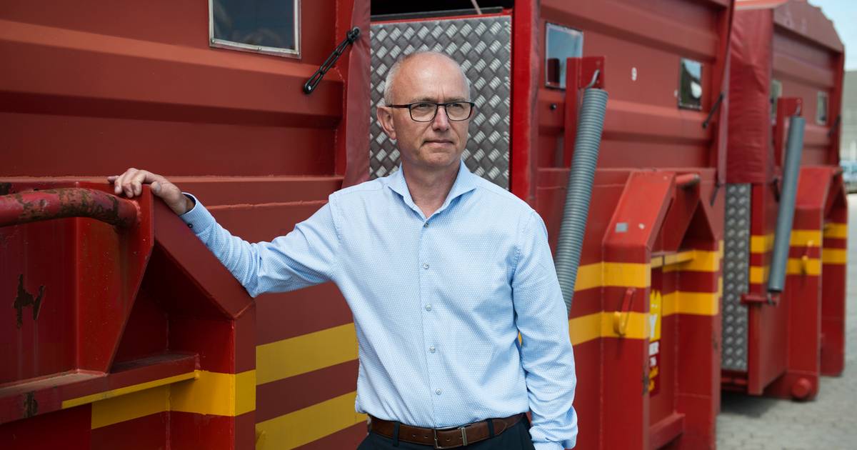 Affaldsboss smider plejer i den røde container - Finans