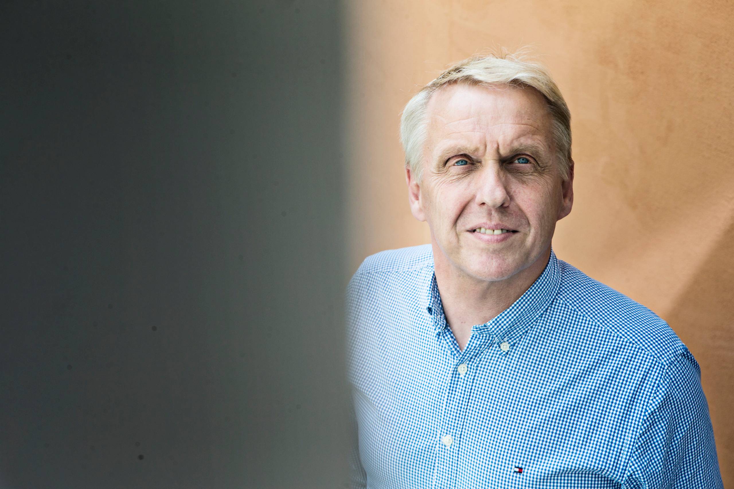 Henrik Larsen, indehaver af Danbolig i Holbæk, er byens ukronede ejendomsmæglerkonge. Foto: Tobias Nicolai