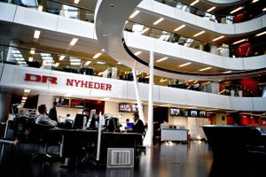 Knap 1.000 DR-ansatte tjente i 2016 over topskattegrænsen. Gennemsnitligt har DR højere udgifter til en ansat end landets to største private mediehuse.