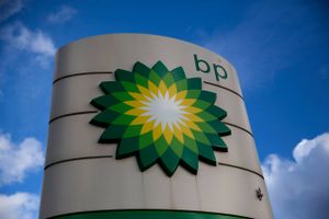 Olieselskabet BP må stoppe flere og flere sponsorater i kunstmiljøet, fordi modstanden fra klimaaktivister er blevet for stor. Foto: Matt Dunham/AP.