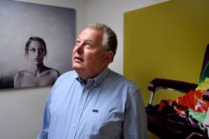 70 år år søndag: Peter Bamberger solgte som ung kunst. Men han endte i stedet med at handle med røgede laks.
