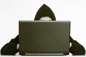 Eksplosionen i antallet af sofistikerede hackerangreb er skidt nyt for verdens største virksomheder. Men det er en gylden mulighed for de små softwareselskaber, som leverer sikkerhedsydelser, vurderer storbank. 