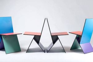Nogle gamle Ikea-møbler som disse "Vilbert stole" designet af Verner Panton kan være mange penge værd. I de tidligere 1990'ere kostede et sæt med fire stole omkring 500 kr. Foto: Pamono og 1st Modern. 