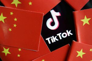 En magtfuld kommission i den amerikanske kongres har vedtaget et lovforslag, der forbyder TikTok. Men forslaget er lige så kontroversielt som TikTok selv. Derfor stemmer demokraterne imod.